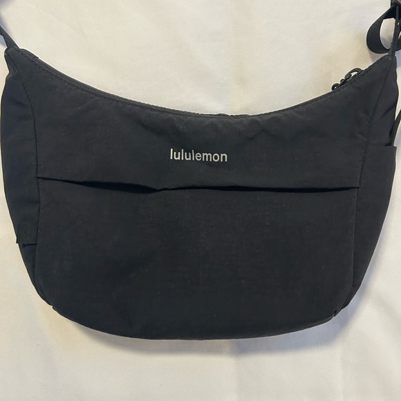 lululemon athletica Black Crossbody Bag - Picture 1 of 4